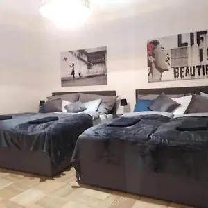 Designer Apartment, 5 Min To Center Apartamento