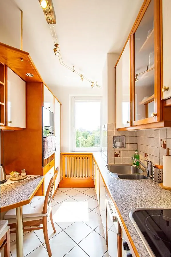 Best Rated Central Apartment Vienna - Ac, Wifi, 24H7Days Self Check-In, Board Games, Netflix Austria